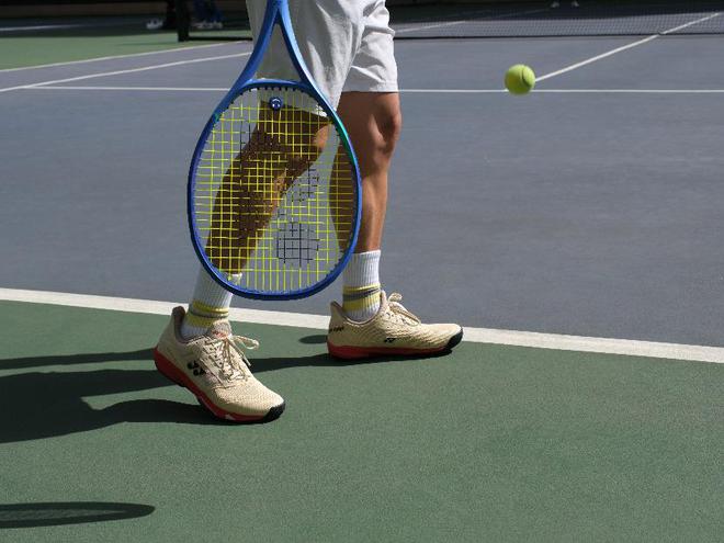 2025春季新款网球鞋——网球爱好者的全能之选新利体育appYONEX AD Accel(图2)