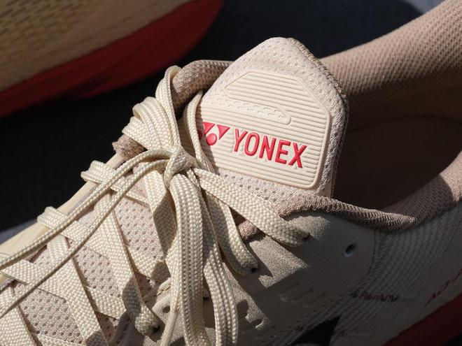 2025春季新款网球鞋——网球爱好者的全能之选新利体育appYONEX AD Accel(图3)